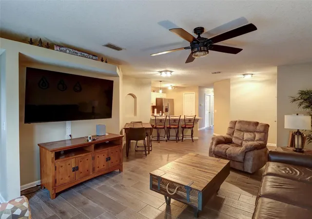 Photo 3 of Townhouse for sale at 1865 Green Springs Cir #F, Fleming Island, FL 32003 | MLS# O6443145 | Listing updated on 2026-09-19