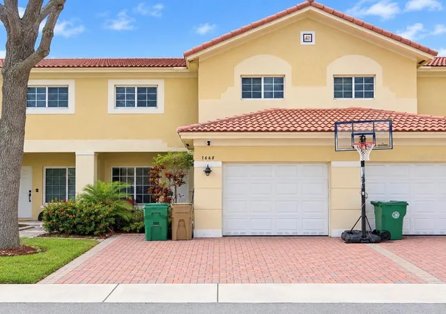 Townhouse for sale at 7668 S Stonecreek Cir, HOLLYWOOD, FL 33024 | MLS# N6145831
