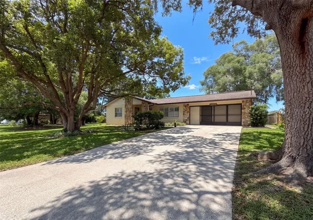 Photo 2 of Single family home for sale at 620 Whitney Ave, Inverness, FL 34452 | MLS# OM732555 | Listing updated on 2026-09-19