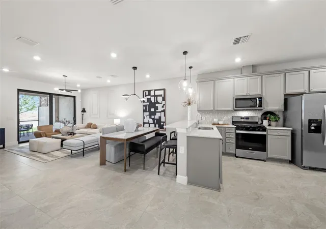 Photo 2 of House for sale at 18734 Indian Rock Pl, Bradenton, FL 34211 | MLS# TB8550115 | Listing updated on 2026-09-19