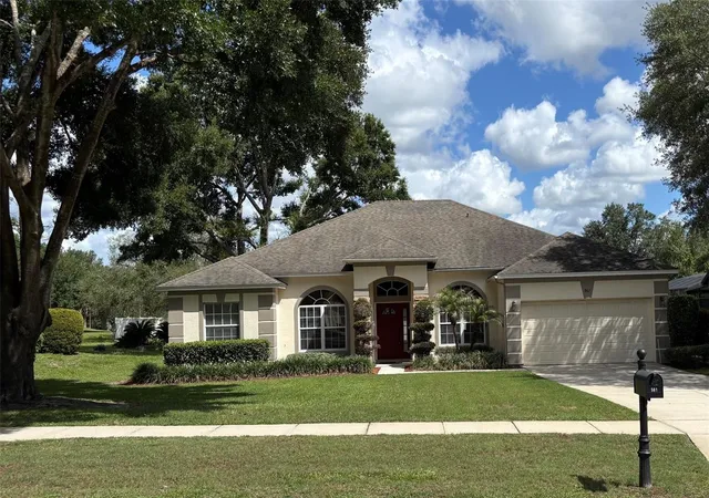 Photo 2 of Single family home for sale at 561 Strathclyde Ct, Apopka, FL 32712 | MLS# O6443161 | Listing updated on 2026-09-20