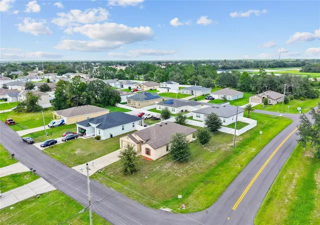 Photo 3 of Single family home for sale at 398 W Aster Ct, Kissimmee, FL 34759 | MLS# O6443162 | Listing updated on 2026-10-10