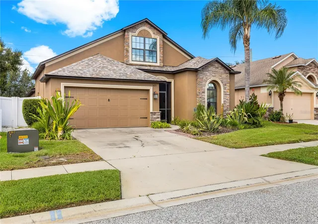 Photo 3 of Single family home for sale at 6631 Boulder Run Loop, Wesley Chapel, FL 33545 | MLS# TB8550116 | Listing updated on 2026-10-05