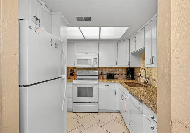 Photo 4 of Condo for sale at 4175 S Atlantic Ave #204, New Smyrna Beach, FL 32169 | MLS# O6443166 | Listing updated on 2026-10-09