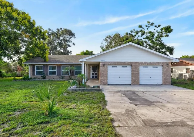 Photo 1 of Single family home for sale at 5234 Fredrick Rd, Fruitland Park, FL 34731 | MLS# G5118004 | Listing updated on 2026-10-06