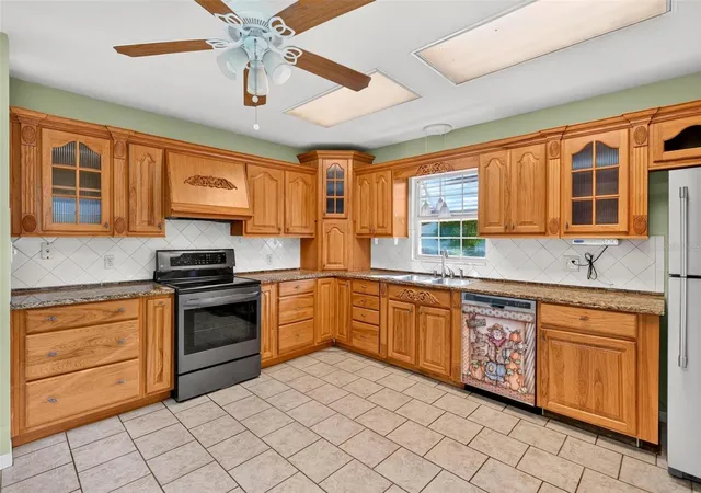 Photo 3 of Single family home for sale at 5234 Fredrick Rd, Fruitland Park, FL 34731 | MLS# G5118004 | Listing updated on 2026-10-09