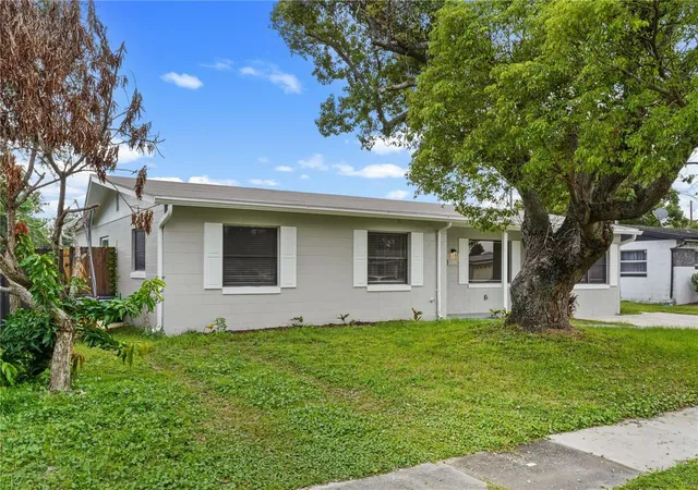 Photo 3 of Single family home for sale at 3926 Citadel Dr, Orlando, FL 32839 | MLS# O6443172 | Listing updated on 2026-10-06
