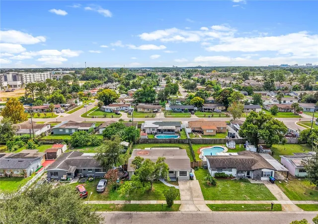Photo 4 of Single family home for sale at 3926 Citadel Dr, Orlando, FL 32839 | MLS# O6443172 | Listing updated on 2026-10-06