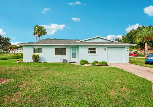 Single family home for sale at 2210 Gentian Rd, VENICE, FL 34293 | MLS# A4706680