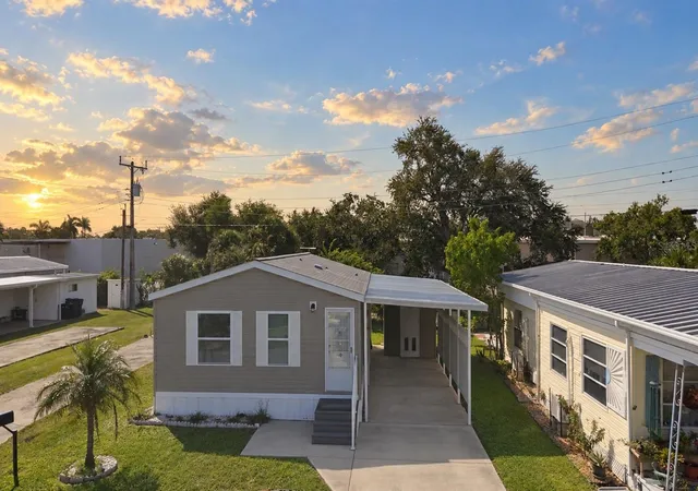 Manufactured home for sale at 6904 Cortez Rd W #10, BRADENTON, FL 34210 | MLS# A4706681