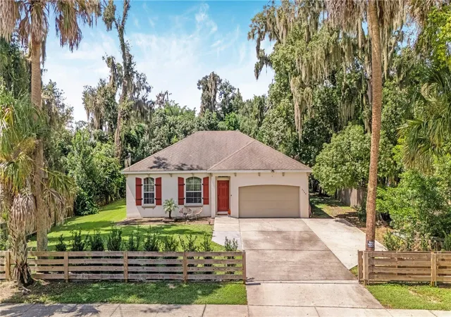 Photo 3 of Single family home for sale at 3348 Grand Ave, Deland, FL 32720 | MLS# V4951376 | Listing updated on 2026-09-25