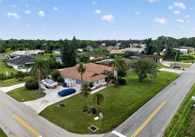 Photo 1 of Single family home for sale at 4700 Lafayette Ave, Sebring, FL 33875 | MLS# S5157909 | Listing updated on 2026-09-19