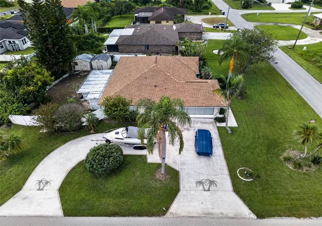 Photo 2 of Single family home for sale at 4700 Lafayette Ave, Sebring, FL 33875 | MLS# S5157909 | Listing updated on 2026-09-19