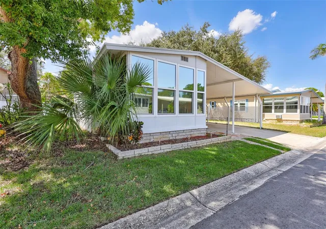 Photo 2 of Manufactured home for sale at 7777 46th Avenue N #84, Saint Petersburg, FL 33709 | MLS# G5118007 | Listing updated on 2026-09-19