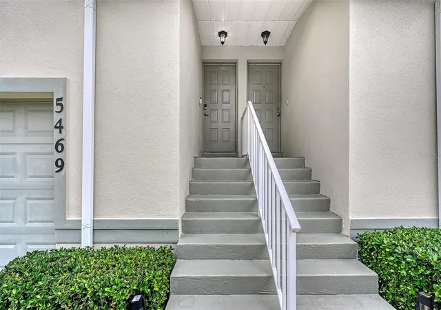 Photo 3 of Condo for sale at 5469 Fair Oaks St #5C, Bradenton, FL 34203 | MLS# A4706683 | Listing updated on 2026-09-19