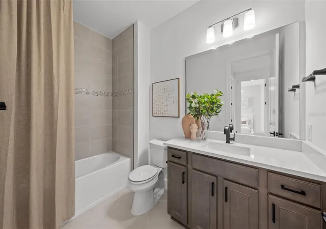 Photo 2 of House for sale at 18738 Indian Rock Pl, Bradenton, FL 34211 | MLS# TB8550134 | Listing updated on 2026-09-19