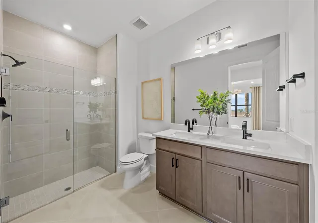 Photo 3 of House for sale at 18738 Indian Rock Pl, Bradenton, FL 34211 | MLS# TB8550134 | Listing updated on 2026-09-19