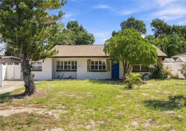 Photo 1 of Single family home for sale at 5030 Aragon Way S, Saint Petersburg, FL 33705 | MLS# TB8550135 | Listing updated on 2026-09-19