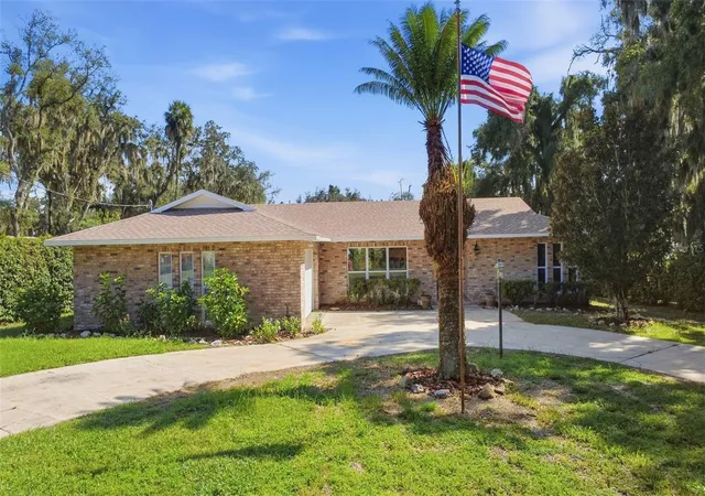 Single family home for sale at 1521 N Lakeview Ave, LEESBURG, FL 34748 | MLS# G5118010