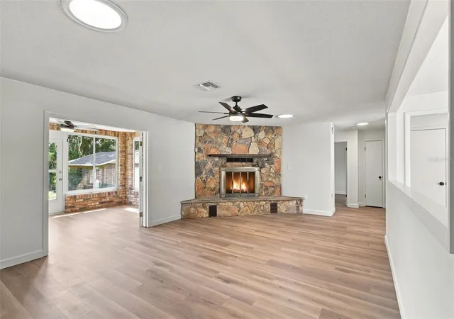 Photo 4 of Single family home for sale at 1521 N Lakeview Ave, Leesburg, FL 34748 | MLS# G5118010 | Listing updated on 2026-09-19