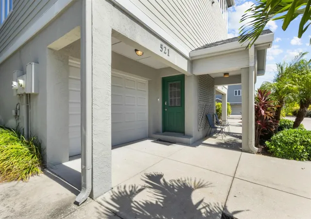 Photo 2 of Townhouse for sale at 521 Forest Way, Longboat Key, FL 34228 | MLS# A4706685 | Listing updated on 2026-10-02