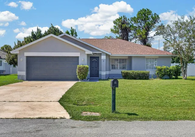 Photo 2 of Single family home for sale at 7 Brownstone Ln, Palm Coast, FL 32137 | MLS# O6443195 | Listing updated on 2026-09-20