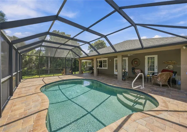 Photo 2 of Single family home for sale at 444 Baycrest Dr, Venice, FL 34285 | MLS# N6145834 | Listing updated on 2026-09-21