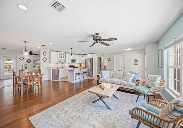 Photo 3 of Single family home for sale at 444 Baycrest Dr, Venice, FL 34285 | MLS# N6145834 | Listing updated on 2026-09-21