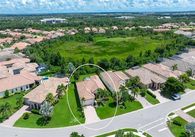 Photo 2 of Single family home for sale at 4756 Royal Dornoch Cir, Bradenton, FL 34211 | MLS# A4706689 | Listing updated on 2026-09-23