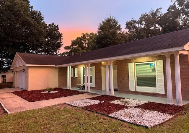 Photo 1 of Single family home for sale at 705 Vandergrift Dr, Ocoee, FL 34761 | MLS# S5157918 | Listing updated on 2026-10-03