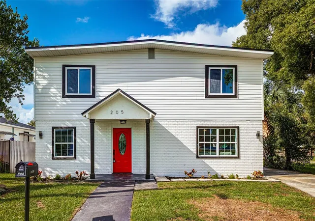 Single family home for sale at 205 W 6th Street, LAKELAND, FL 33805 | MLS# L4965177