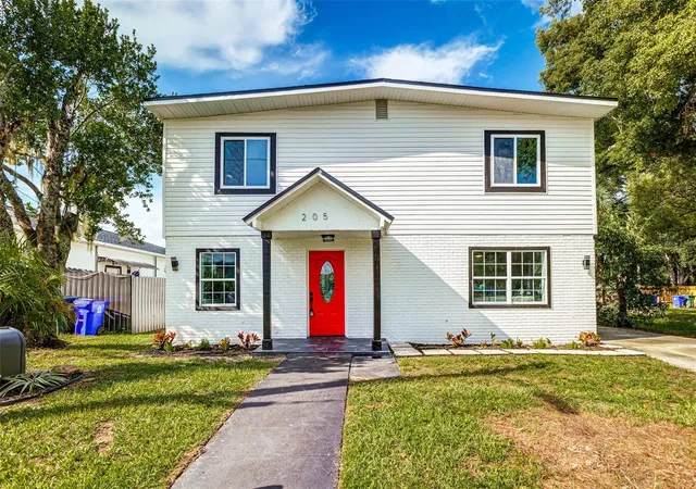 Photo 1 of Single family home for sale at 205 W 6th Street, Lakeland, FL 33805 | MLS# L4965177 | Listing updated on 2026-09-21