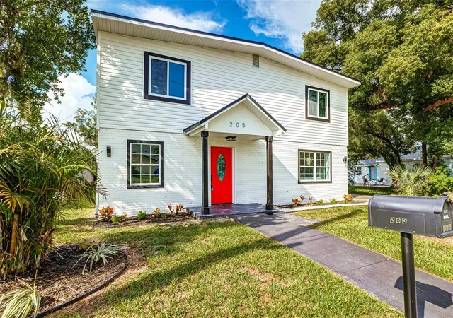 Photo 2 of Single family home for sale at 205 W 6th Street, Lakeland, FL 33805 | MLS# L4965177 | Listing updated on 2026-09-21