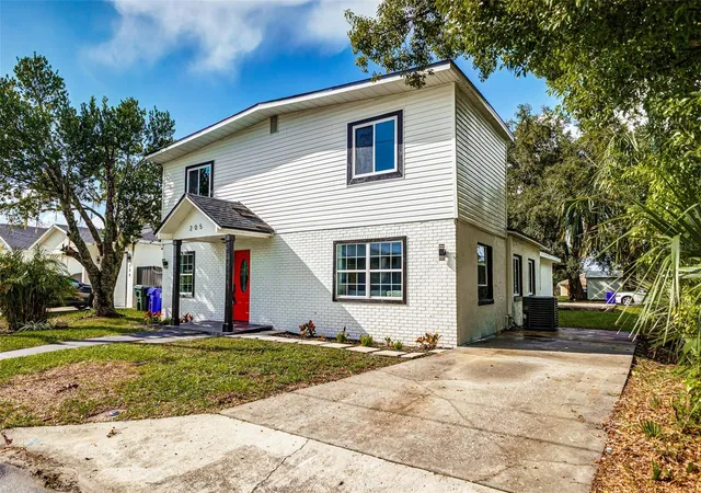 Photo 3 of Single family home for sale at 205 W 6th Street, Lakeland, FL 33805 | MLS# L4965177 | Listing updated on 2026-09-21