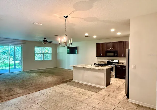 Photo 3 of Single family home for sale at 122 S Prairie Lakes Dr, Saint Augustine, FL 32084 | MLS# R4912037 | Listing updated on 2026-09-19