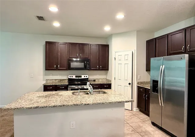 Photo 4 of Single family home for sale at 122 S Prairie Lakes Dr, Saint Augustine, FL 32084 | MLS# R4912037 | Listing updated on 2026-09-19