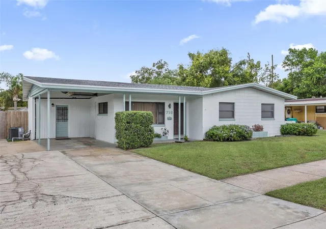 Photo 3 of Single family home for sale at 716 Morocco Ave, Orlando, FL 32807 | MLS# O6443214 | Listing updated on 2026-09-19