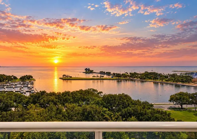 Photo 2 of Condo for sale at 400 Beach Dr Ne #1004, Saint Petersburg, FL 33701 | MLS# TB8550184 | Listing updated on 2026-10-20