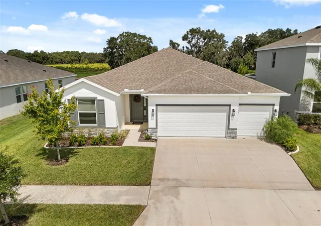 Photo 1 of Single family home for sale at 6016 Wandering Willow Dr, Wesley Chapel, FL 33545 | MLS# TB8550185 | Listing updated on 2026-10-08