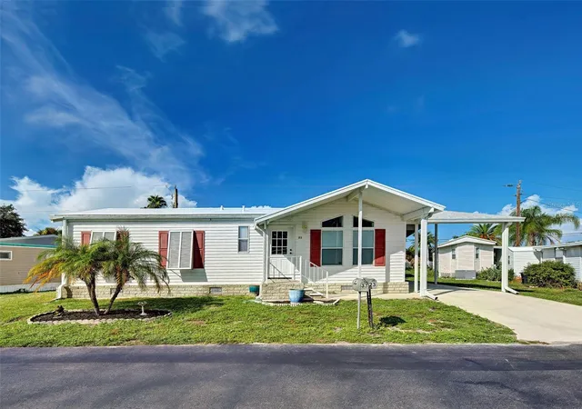 Photo 3 of Manufactured home for sale at 23 Siesta Cir W, Osprey, FL 34229 | MLS# A4706691 | Listing updated on 2026-09-24