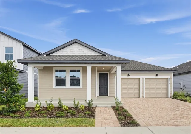 Photo 1 of Single family home for sale at 30134 Emerald Forest Dr, Mount Dora, FL 32757 | MLS# TB8550187 | Listing updated on 2026-10-01