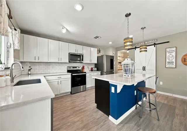 Photo 3 of Single family home for sale at 119 Sunfish Dr, Winter Haven, FL 33881 | MLS# S5157925 | Listing updated on 2026-09-22