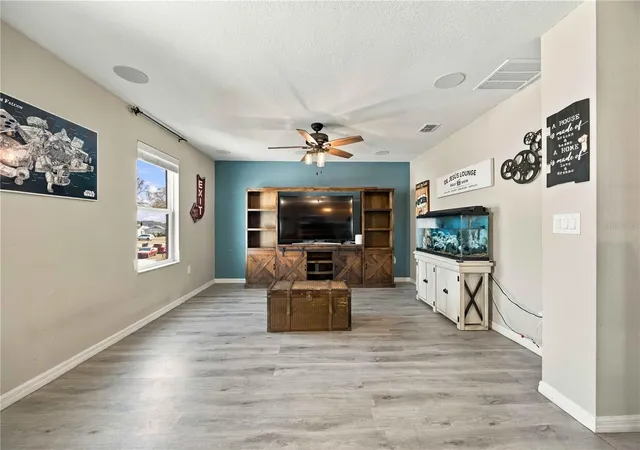 Photo 4 of Single family home for sale at 119 Sunfish Dr, Winter Haven, FL 33881 | MLS# S5157925 | Listing updated on 2026-09-22