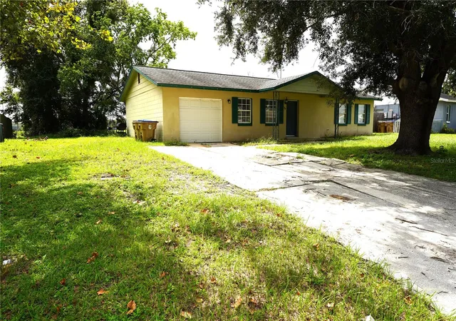 Photo 3 of Single family home for sale at 132 Gardenia Rd, Kissimmee, FL 34743 | MLS# G5118016 | Listing updated on 2026-09-26