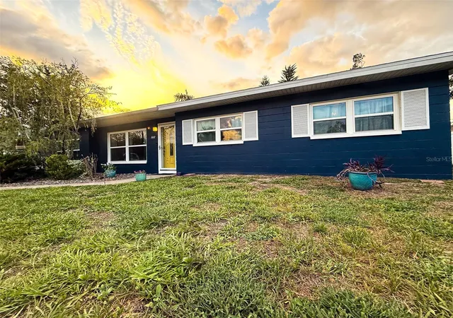 Photo 1 of Single family home for sale at 102 Glen Ridge Ave, Temple Terrace, FL 33617 | MLS# TB8550198 | Listing updated on 2026-10-03