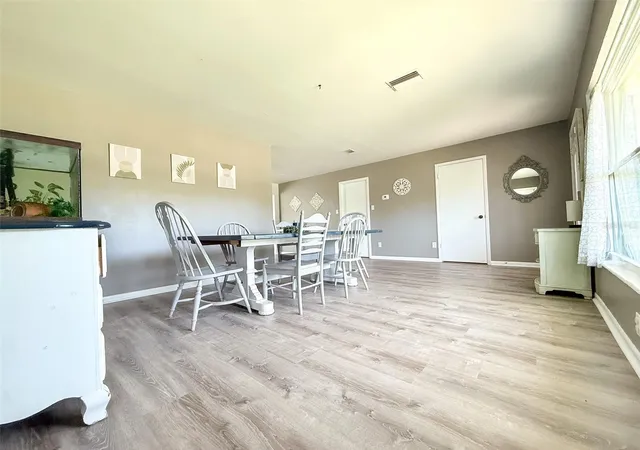Photo 3 of Single family home for sale at 102 Glen Ridge Ave, Temple Terrace, FL 33617 | MLS# TB8550198 | Listing updated on 2026-10-03
