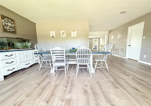 Photo 4 of Single family home for sale at 102 Glen Ridge Ave, Temple Terrace, FL 33617 | MLS# TB8550198 | Listing updated on 2026-10-03