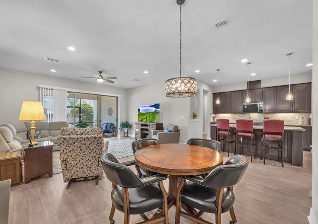 Photo 3 of Single family home for sale at 5708 Esker Fls Ln, Lithia, FL 33547 | MLS# TB8550199 | Listing updated on 2026-10-04