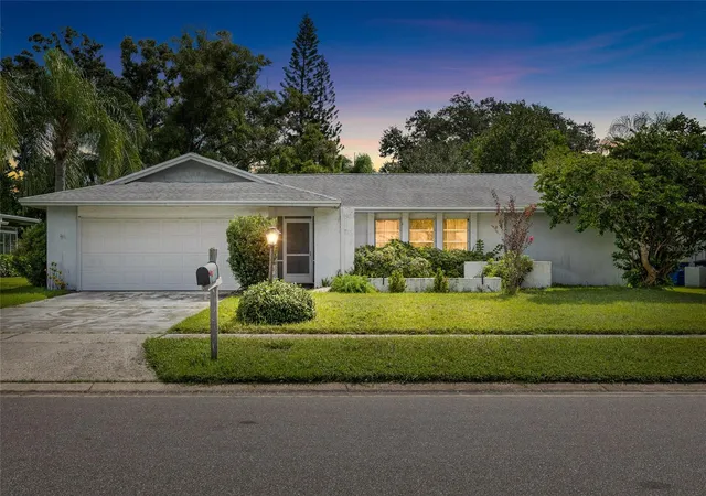 Photo 1 of Sale Pending at 2719 Ashwood Ct, Clearwater, FL 33761 | MLS# TB8550200 | Listing updated on 2026-09-28