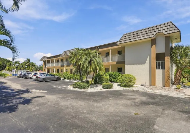 Photo 3 of Condo for sale at 4601 Chancellor St Ne #143, Saint Petersburg, FL 33703 | MLS# TB8550203 | Listing updated on 2026-09-20